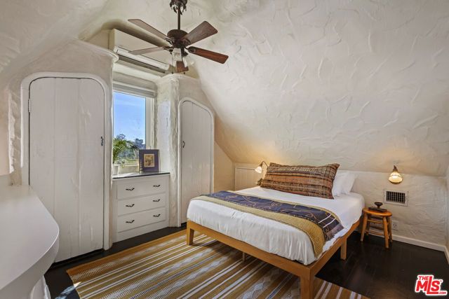 4213 Glenmuir Avenue, Los Angeles, CA 90065