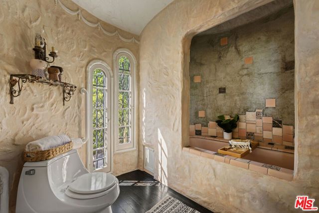 4213 Glenmuir Avenue, Los Angeles, CA 90065