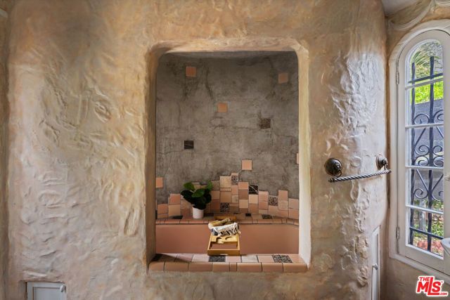 4213 Glenmuir Avenue, Los Angeles, CA 90065