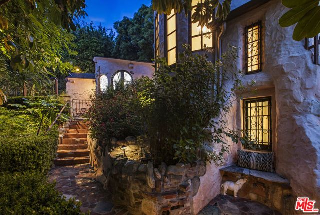 4213 Glenmuir Avenue, Los Angeles, CA 90065