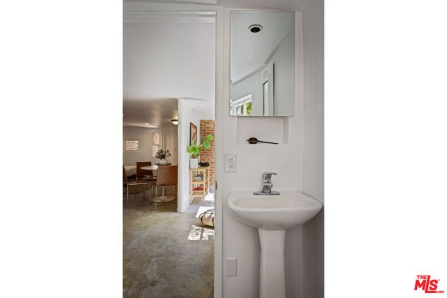 4213 Glenmuir Avenue, Los Angeles, CA 90065