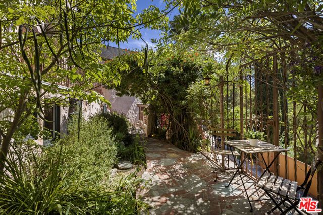 4213 Glenmuir Avenue, Los Angeles, CA 90065