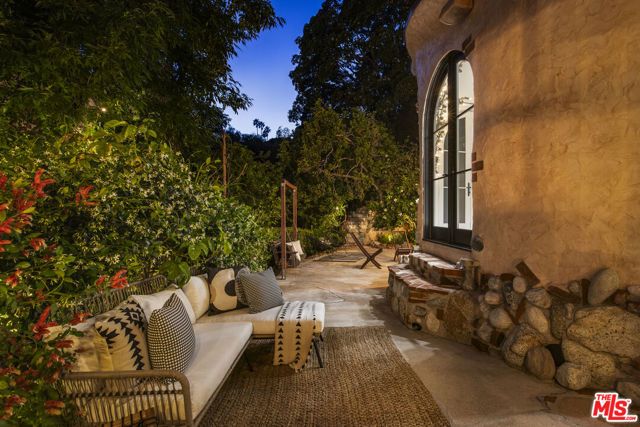 4213 Glenmuir Avenue, Los Angeles, CA 90065