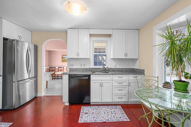 129 Park Ave, Barnstable, MA 02632