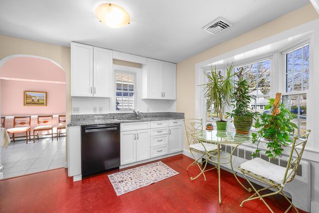 129 Park Ave, Barnstable, MA 02632