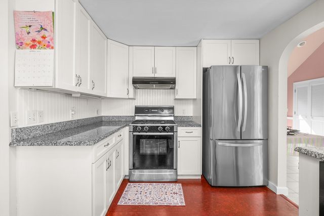 129 Park Ave, Barnstable, MA 02632