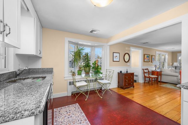 129 Park Ave, Barnstable, MA 02632