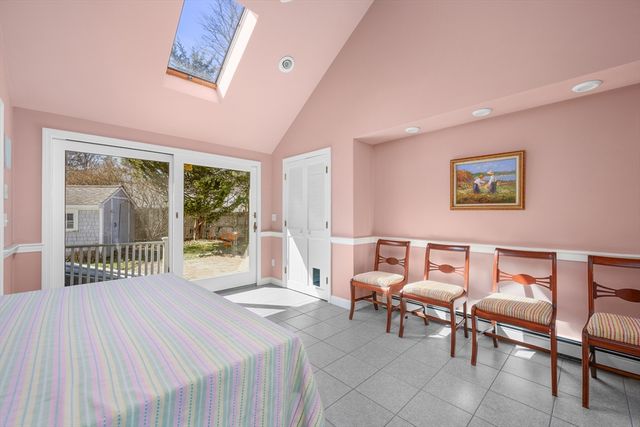 129 Park Ave, Barnstable, MA 02632