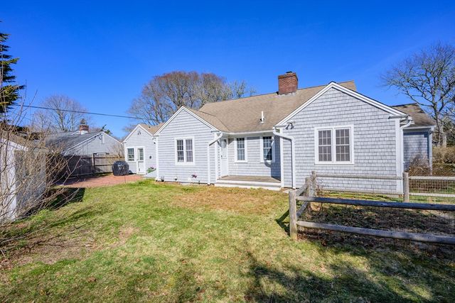 129 Park Ave, Barnstable, MA 02632
