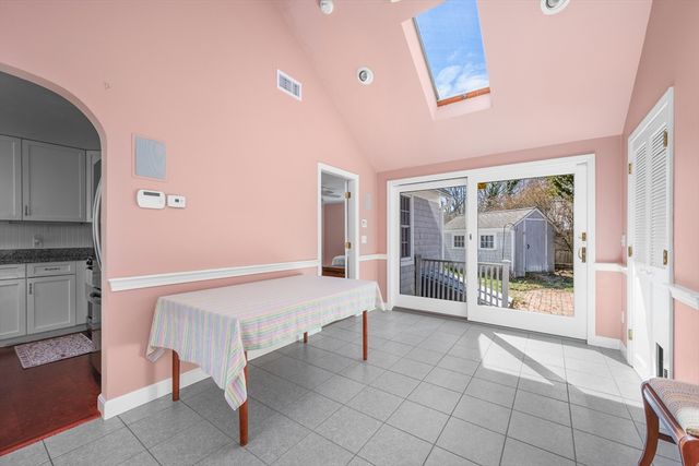 129 Park Ave, Barnstable, MA 02632