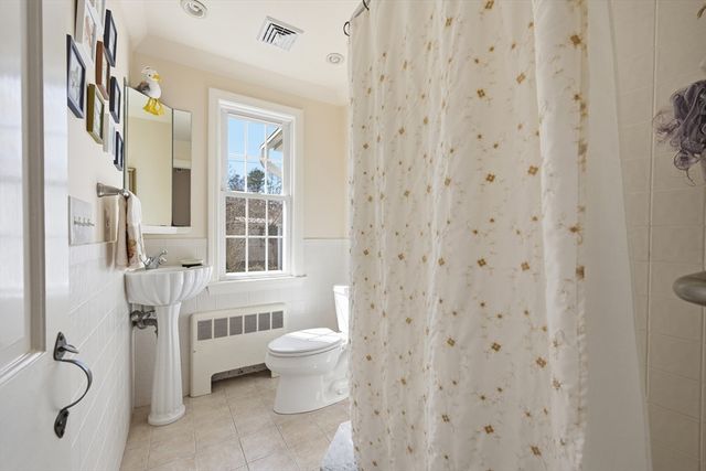 129 Park Ave, Barnstable, MA 02632