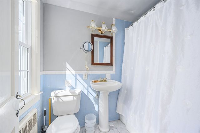 129 Park Ave, Barnstable, MA 02632