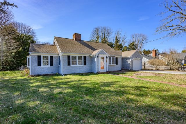 129 Park Ave, Barnstable, MA 02632