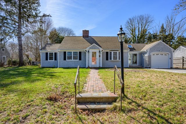 129 Park Ave, Barnstable, MA 02632
