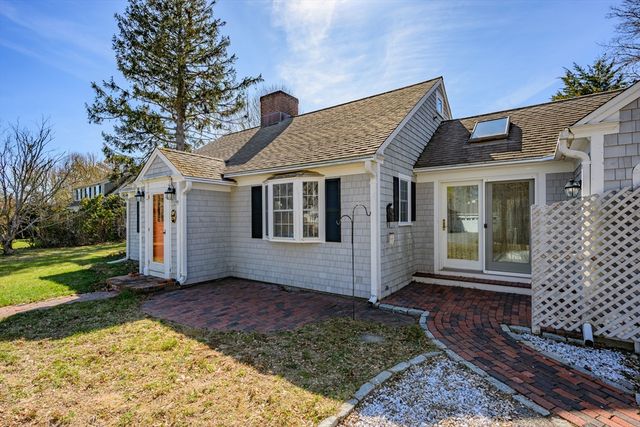 129 Park Ave, Barnstable, MA 02632