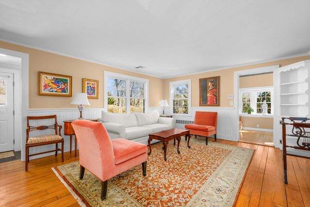 129 Park Ave, Barnstable, MA 02632