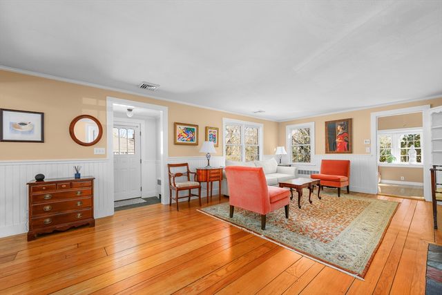 129 Park Ave, Barnstable, MA 02632