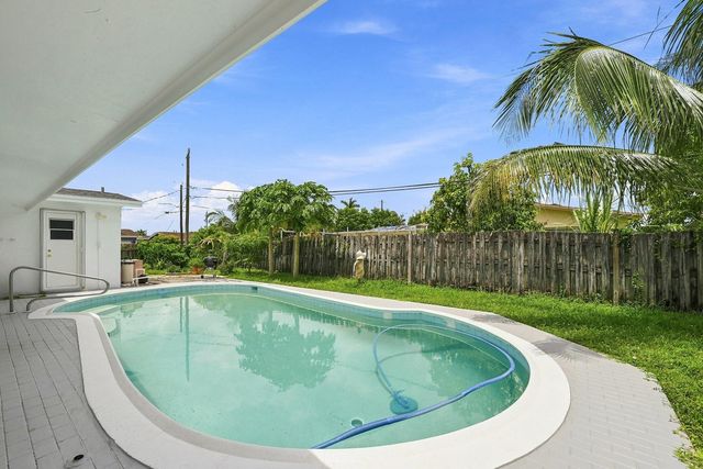 8481 NW 24TH Street, Sunrise, FL 33322