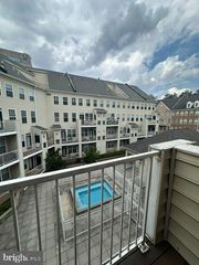 2664 MANHATTAN PL #306, Vienna, VA 22180