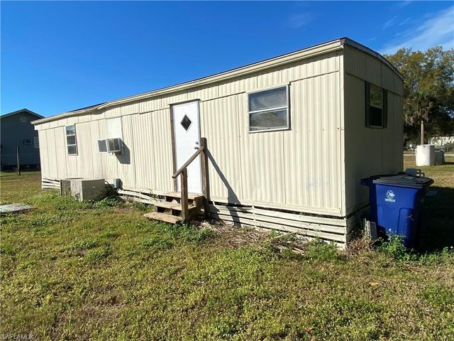 8219 McDaniel DR, North Fort Myers, FL 33917