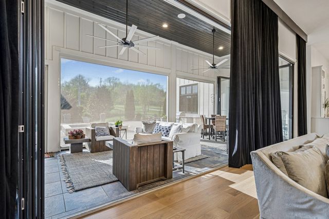 6066 Pelican Way, College Grove, TN 37046