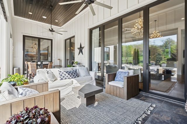 6066 Pelican Way, College Grove, TN 37046