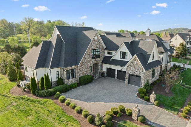 6066 Pelican Way, College Grove, TN 37046