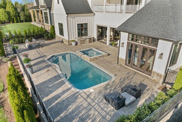 6066 Pelican Way, College Grove, TN 37046