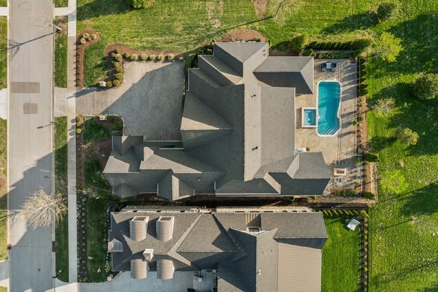 6066 Pelican Way, College Grove, TN 37046