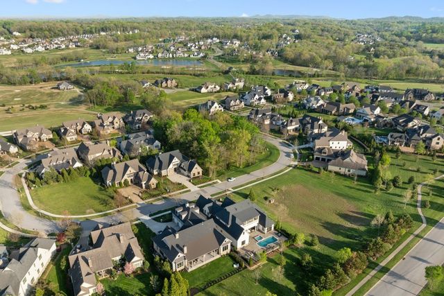 6066 Pelican Way, College Grove, TN 37046