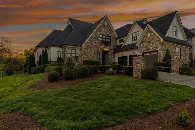 6066 Pelican Way, College Grove, TN 37046