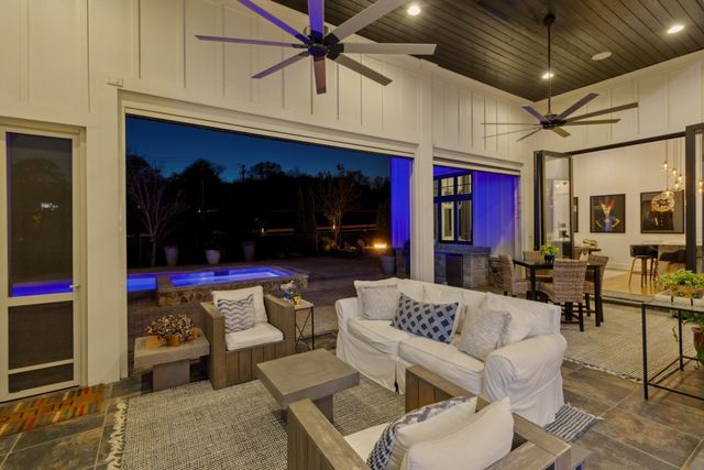 6066 Pelican Way, College Grove, TN 37046