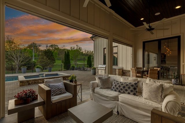 6066 Pelican Way, College Grove, TN 37046