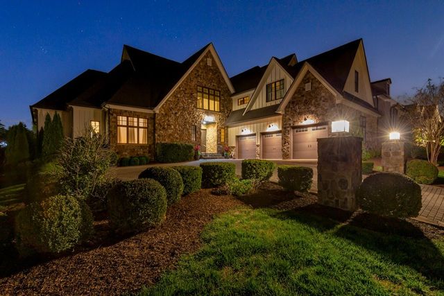 6066 Pelican Way, College Grove, TN 37046