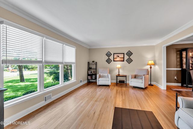 17 Acorn Drive, Middletown, NJ 07748