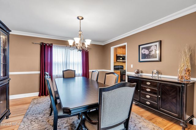 17 Acorn Drive, Middletown, NJ 07748