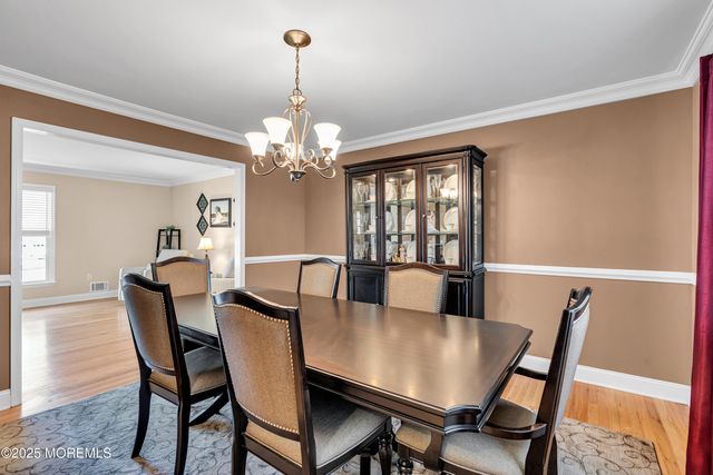17 Acorn Drive, Middletown, NJ 07748
