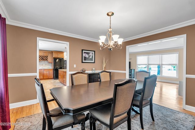17 Acorn Drive, Middletown, NJ 07748