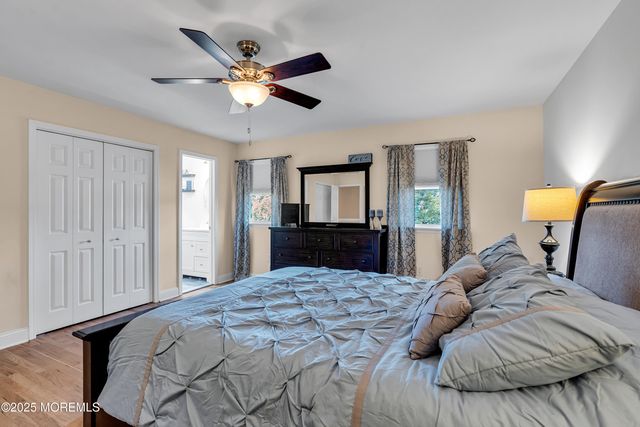 17 Acorn Drive, Middletown, NJ 07748