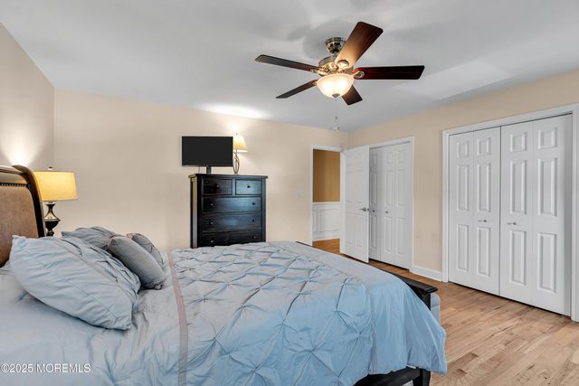 17 Acorn Drive, Middletown, NJ 07748
