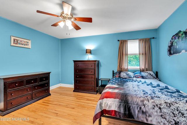 17 Acorn Drive, Middletown, NJ 07748