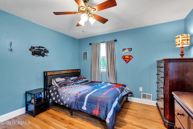 17 Acorn Drive, Middletown, NJ 07748
