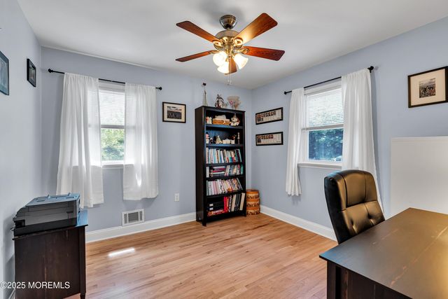 17 Acorn Drive, Middletown, NJ 07748