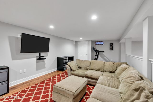 17 Acorn Drive, Middletown, NJ 07748