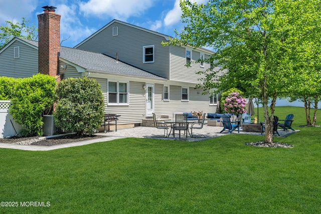 17 Acorn Drive, Middletown, NJ 07748