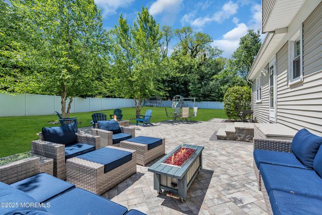 17 Acorn Drive, Middletown, NJ 07748
