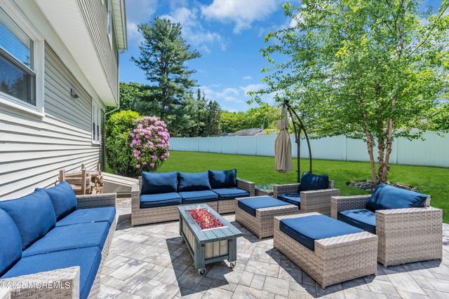 17 Acorn Drive, Middletown, NJ 07748