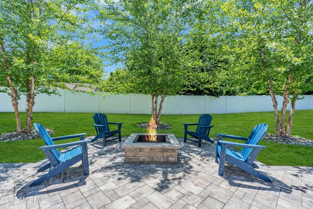17 Acorn Drive, Middletown, NJ 07748