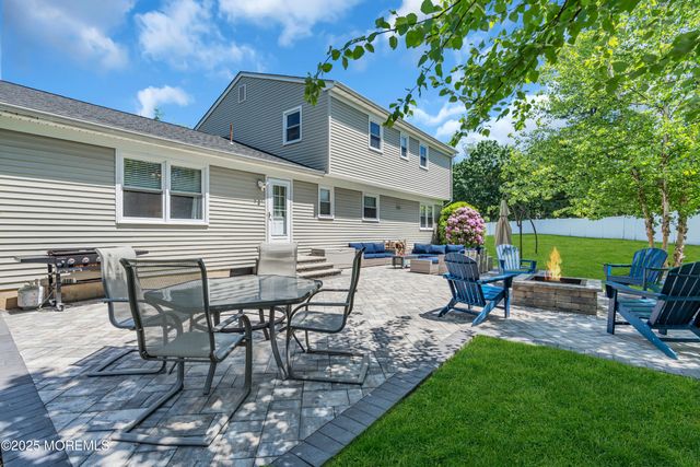 17 Acorn Drive, Middletown, NJ 07748