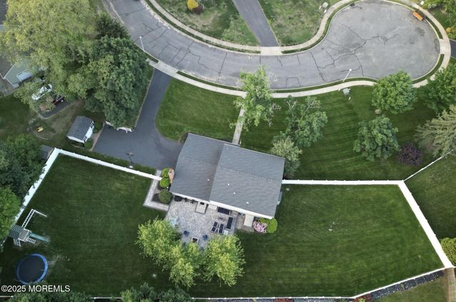 17 Acorn Drive, Middletown, NJ 07748